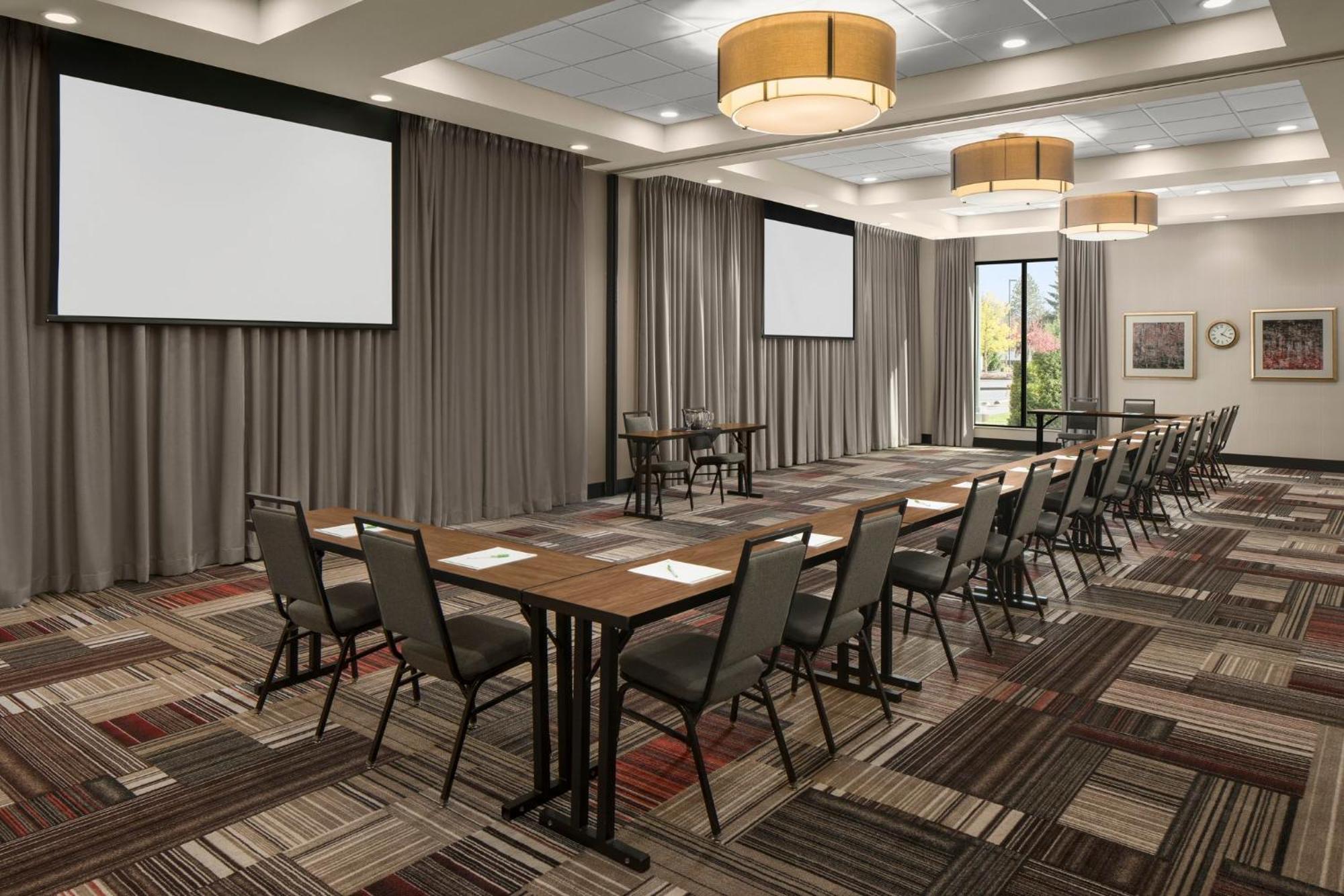 Holiday Inn Portland West - Hillsboro By Ihg Exterior photo